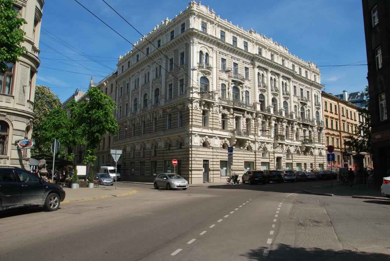 Apartments In Art Nouveau District Рига Экстерьер фото